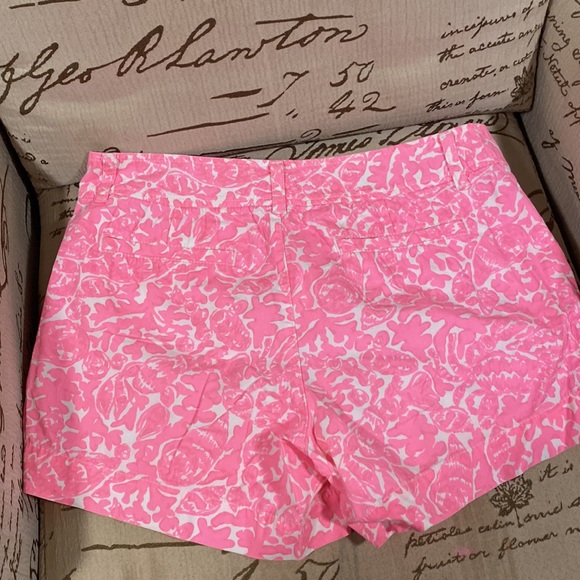 - Lily Pulitzer - Picture 4 of 5